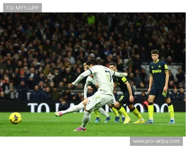 纽卡半场领先热刺1-0 舍尔头球破门 巴恩斯击中立柱错失良机 纽卡半场领先热刺1-0 舍尔头球破门 巴恩斯击中立柱错失良机